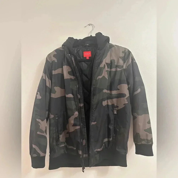 2 for 15 GUESS JACKET - Picture 1 of 9